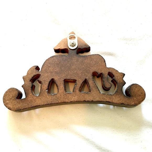 Key Rack Holder HANDMADE Folk Art Carved Wood Elephant  8 x 4.5 x 0.5 inches - Picture 9 of 11